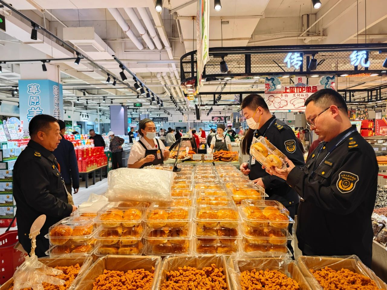 內(nèi)蒙古扎蘭屯市市場監(jiān)督管理局開展旅游市場專項檢查行動_7f3afc3bc319b7f549ed4127cd9a8d68.jpg_fd08a0e6e6ba4f79ac4ec5a7eb2ca0f9.jpg